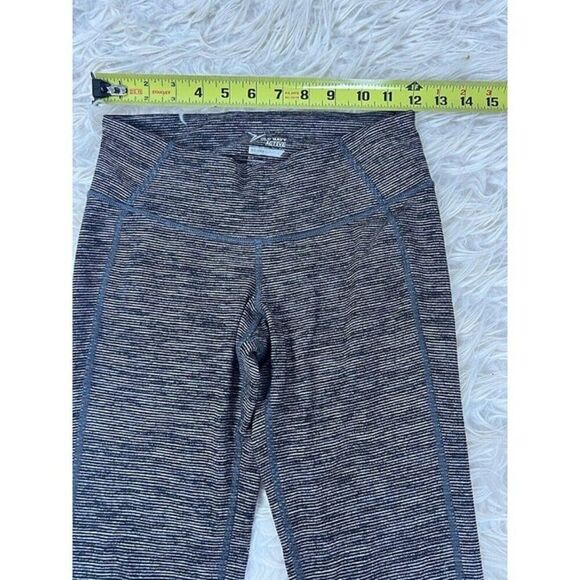 Old Navy Active Womens Leggings Grey Size Small Athletic Yoga Stripe Go-Dry - Picture 4 of 8